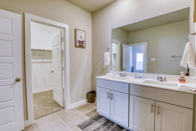 Building Photo - 3110 Moontide Ln