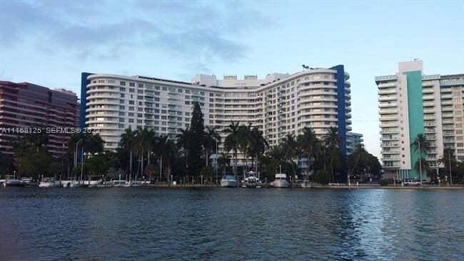 Building Photo - 5161 Collins Ave