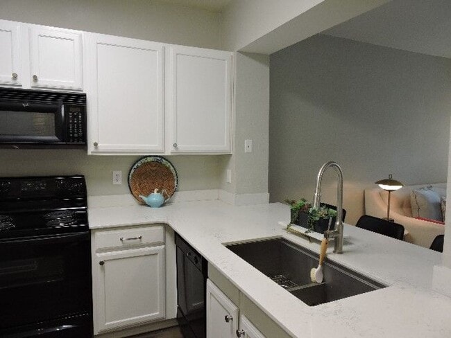 Building Photo - Beautiful furnished and equipped One bedroom/One Bath Condo - The Reserve at Cedar Lodge
