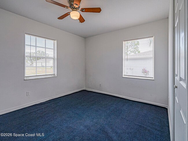 Building Photo - 483 Melrose Ln