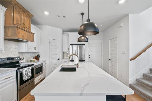 Building Photo - 861 Mountain Laurel Dr