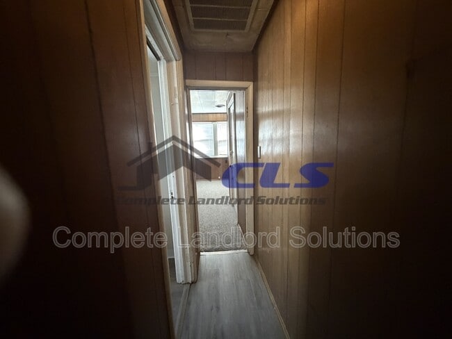 Building Photo - 1811 N 8th St