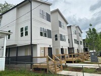 Building Photo - 391 Elm St NW