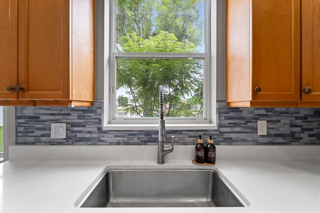 Building Photo - 2253 Balsan Way
