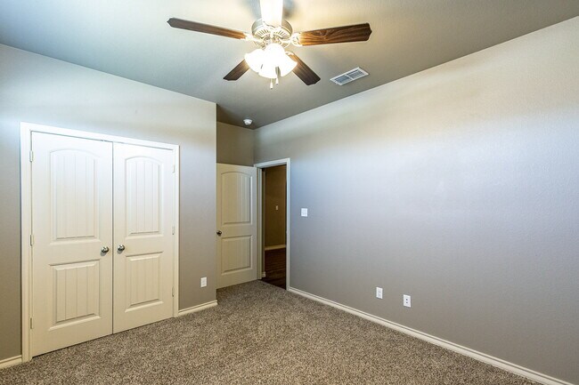Building Photo - Outstanding 4 Bedroom Home in North Pointe!