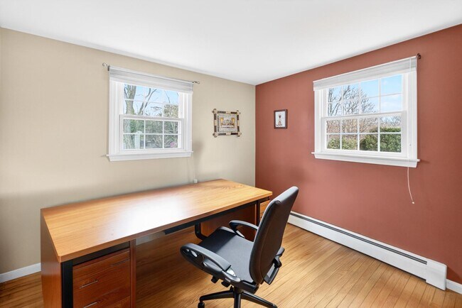Building Photo - 10 Dewolf Ave