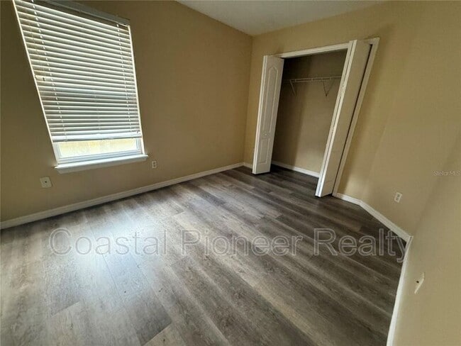 Building Photo - 5320 Lorilawn Dr