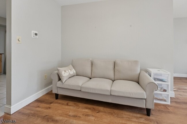 Building Photo - 360 Cotswold Pl