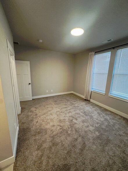 upstairs bedroom 2 - 1088 S High Ridge Rd