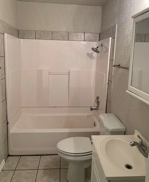 Building Photo - 603 Freestone Dr