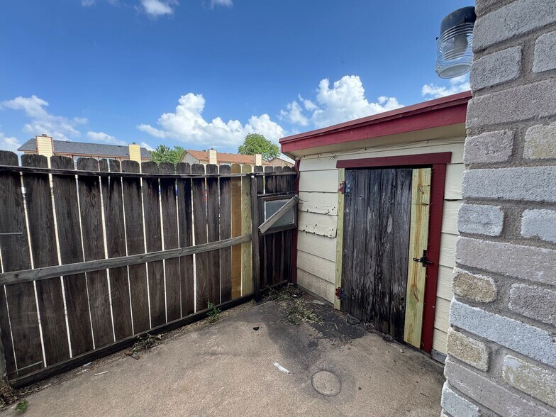 Building Photo - 1102 Covey Ln