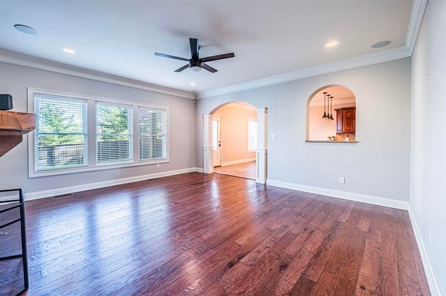 Building Photo - 730 Bennington Park Dr