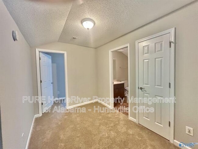 Building Photo - 423 Jasmine Dr
