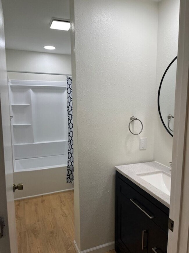 Building Photo - 10023 St Clair Ave