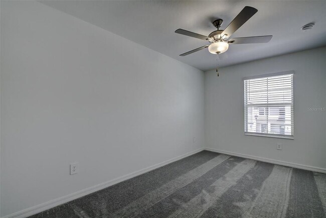 Building Photo - 8240 Cor Pne Wy
