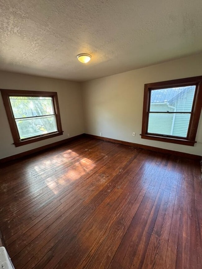 Building Photo - 1307 St Marys Ave