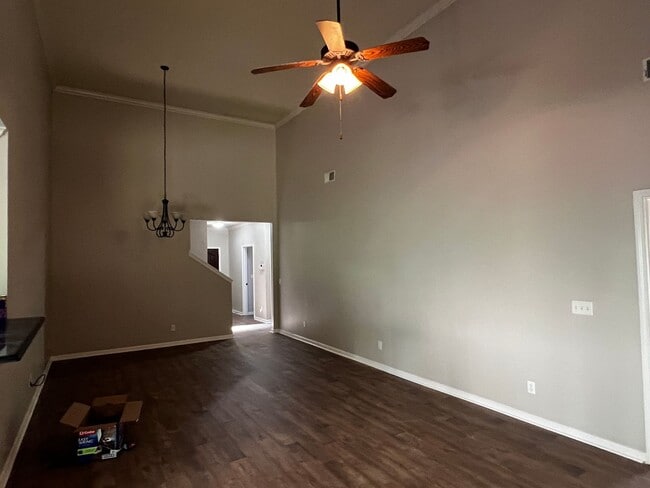 Building Photo - Fultondale/ Chapel Hill Sub-Division 4 BR / 2 Barhrooms / 2 car Garage