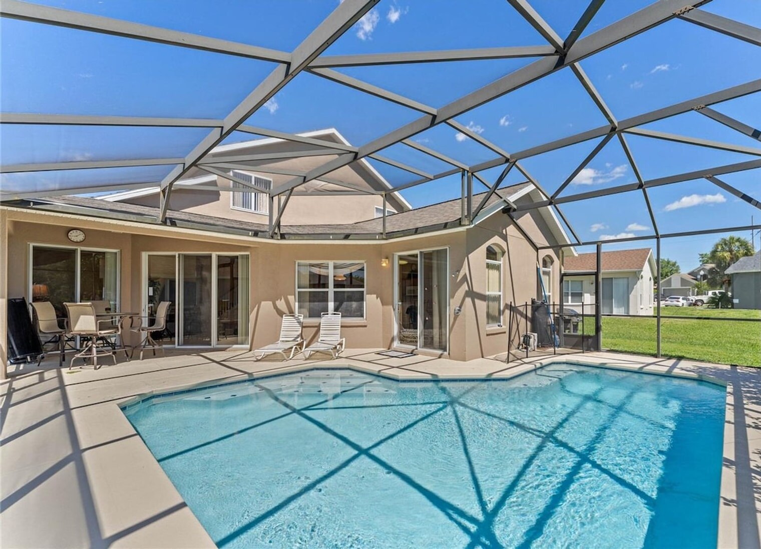 Building Photo - 229 Corvina Dr