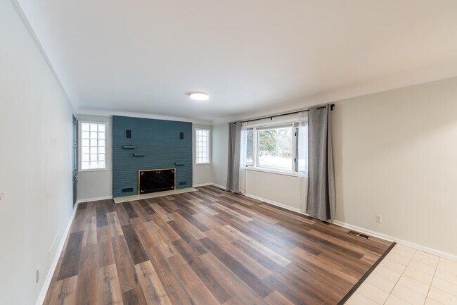 Building Photo - 46105 W Seven Mile Rd