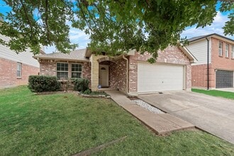 Building Photo - Charming & Spacious 3 Bedroom In North Keller