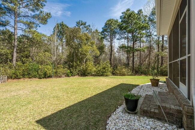 Building Photo - Spacious 4BR/3BA Home in Myrtle Beach – 2,550 Sq Ft & Screened Porch