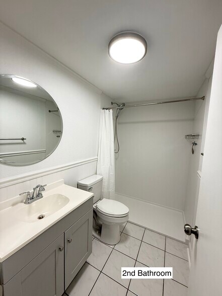 Building Photo - 214 Rosehill Dr