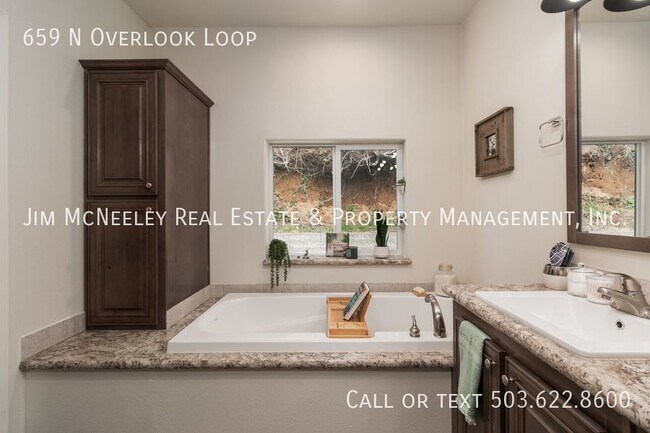Building Photo - Well Maintained 3 Bedroom Home In Otis
