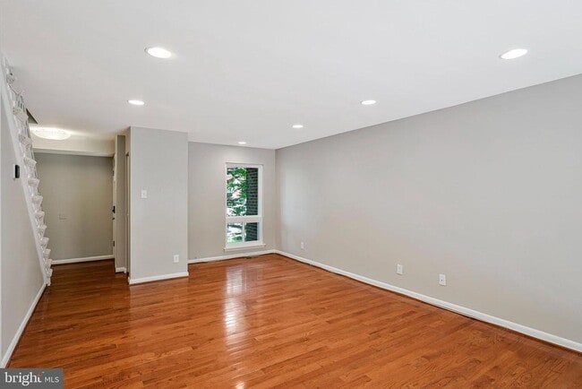 Building Photo - 11069 Saffold Way