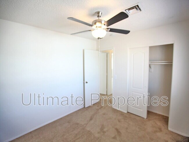 Building Photo - 10009 N 66th Ln