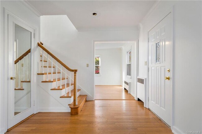 Building Photo - 33 Bentay Dr