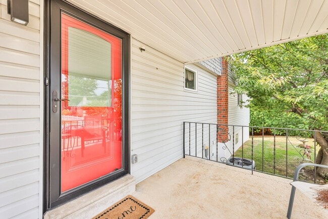 Building Photo - 9898 Wistaria St