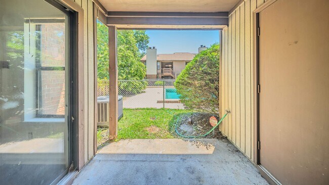 Building Photo - 216 Dixie Dr