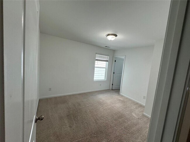 Building Photo - 3326 Colbury St