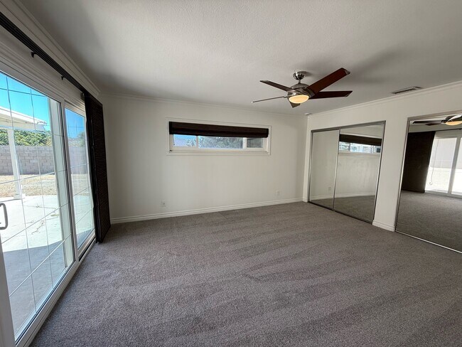 Building Photo - 1324 E Hickory Ln