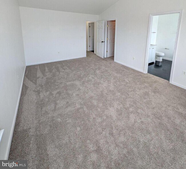 Building Photo - 17289 Vaughn Ln