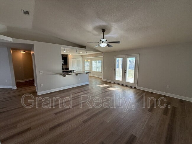 Building Photo - 5621 Flume Dr