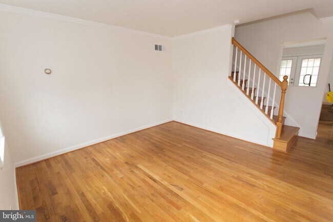 Building Photo - 1419 N Longfellow St