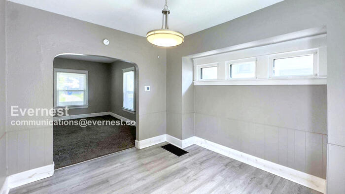 Building Photo - 714 Hampton Ave