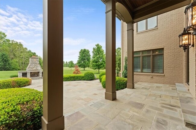 Building Photo - 9020 Whisperinghill Dr