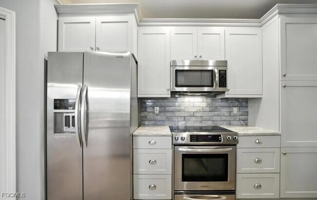 Building Photo - 17020 Willowcrest Way