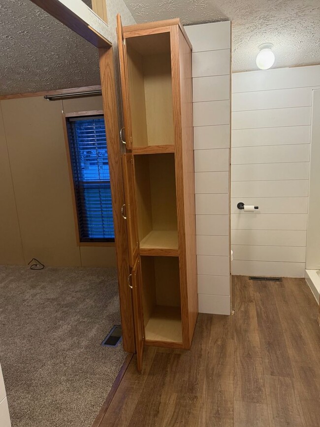 Building Photo - 808 N 8th St