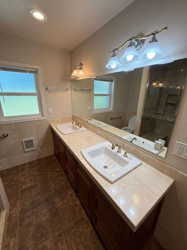 Building Photo - 4135 Rivercrest Dr N