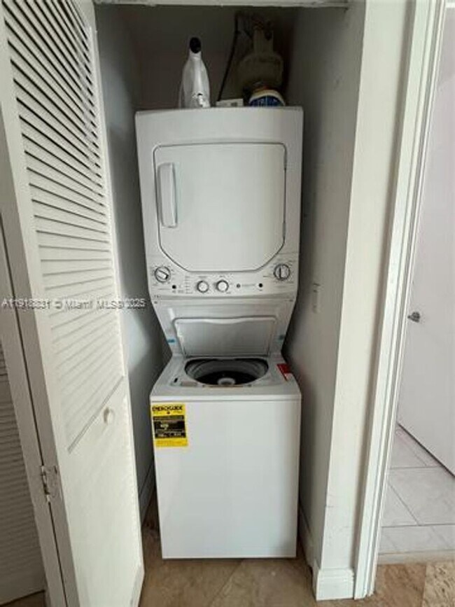 Building Photo - 133 NE 2nd Ave