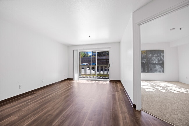 Spacious Interiors - Jefferson Square