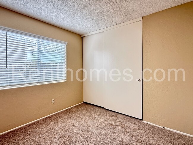 Building Photo - 10946 Decatur Rd