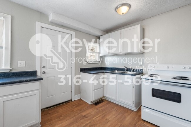 Building Photo - 1549 N Holyoke Ave