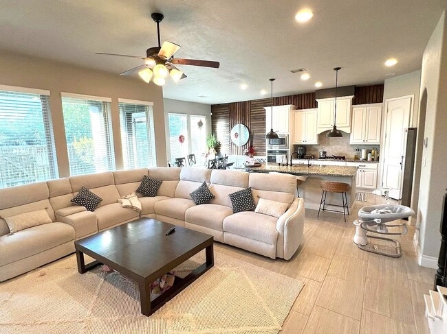 Building Photo - 9447 Scanlan Heights Ln