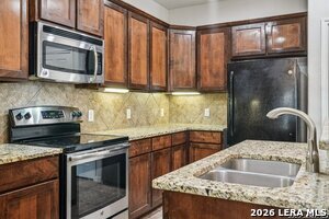 Building Photo - 6413 Von Rosk