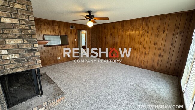 Building Photo - 5249 Kimbark Woods Dr