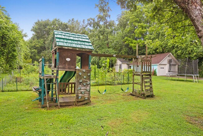 Building Photo - 4117 Saunders Ave